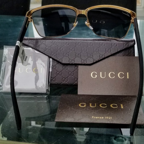 GUCCI Square Black Gold Mirrored Sunglasses w/ Case, Authenticity Card & Cloth - Picture 3 of 7